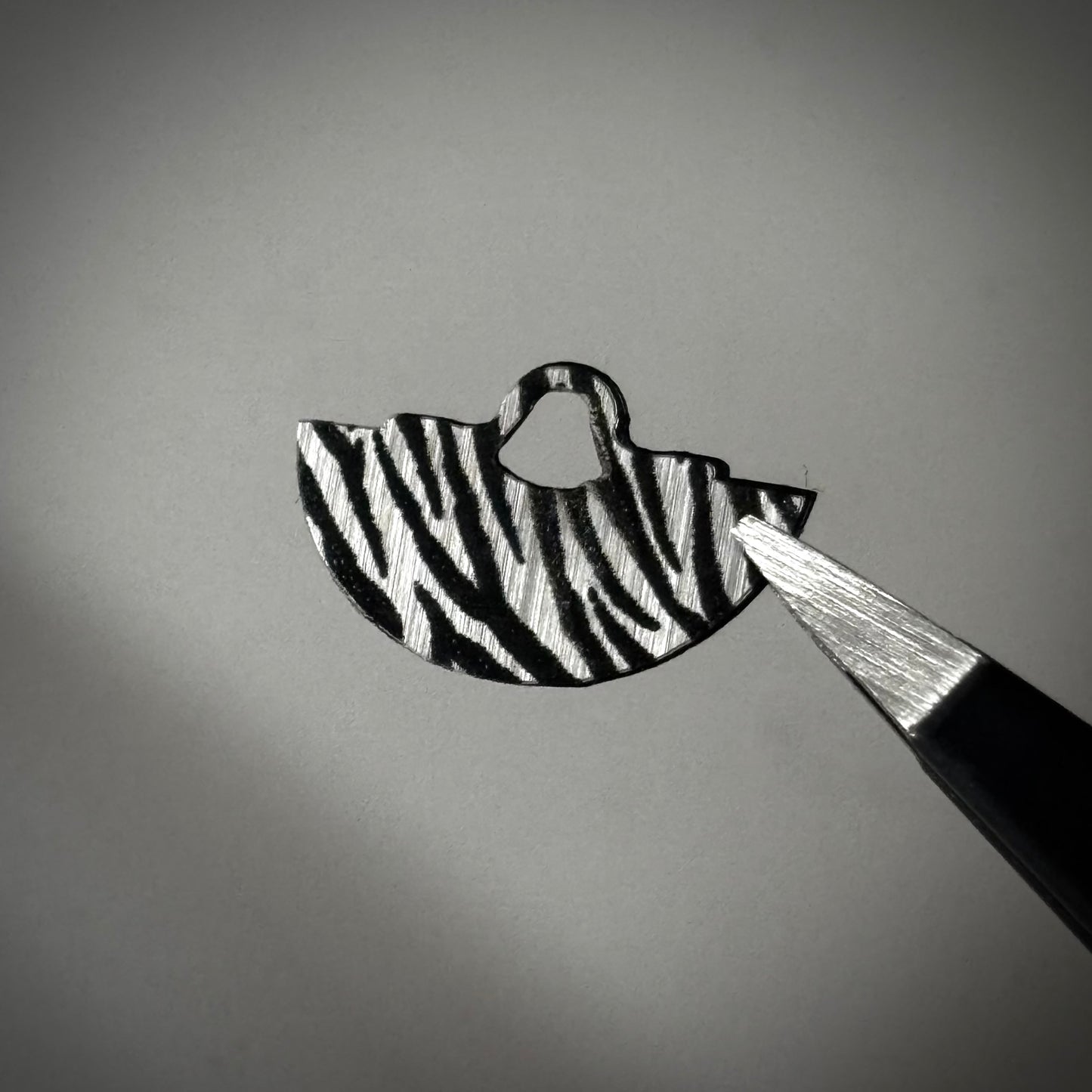NH05 Silver Animal Print Rotor Cover