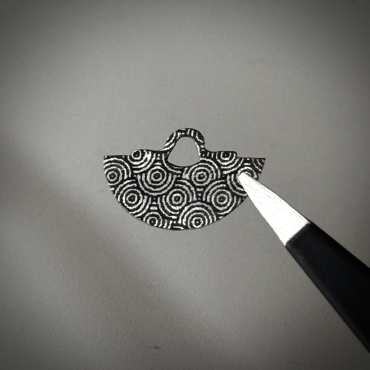 NH05 Silver Circles Print Rotor Cover